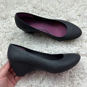 Crocs Lina Wedge Black Almond Toe Shoes Womens Size 8